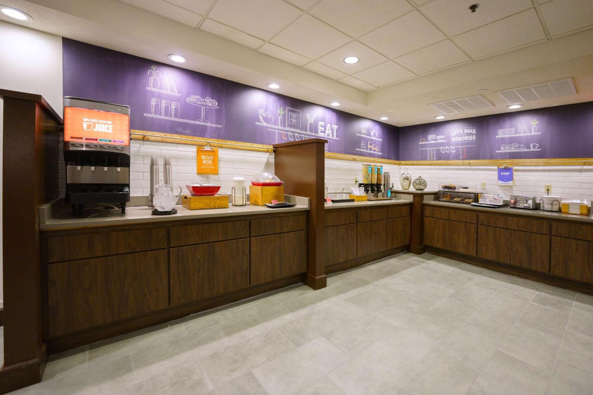 Hampton Inn Hays-North Of I-70 Extérieur photo