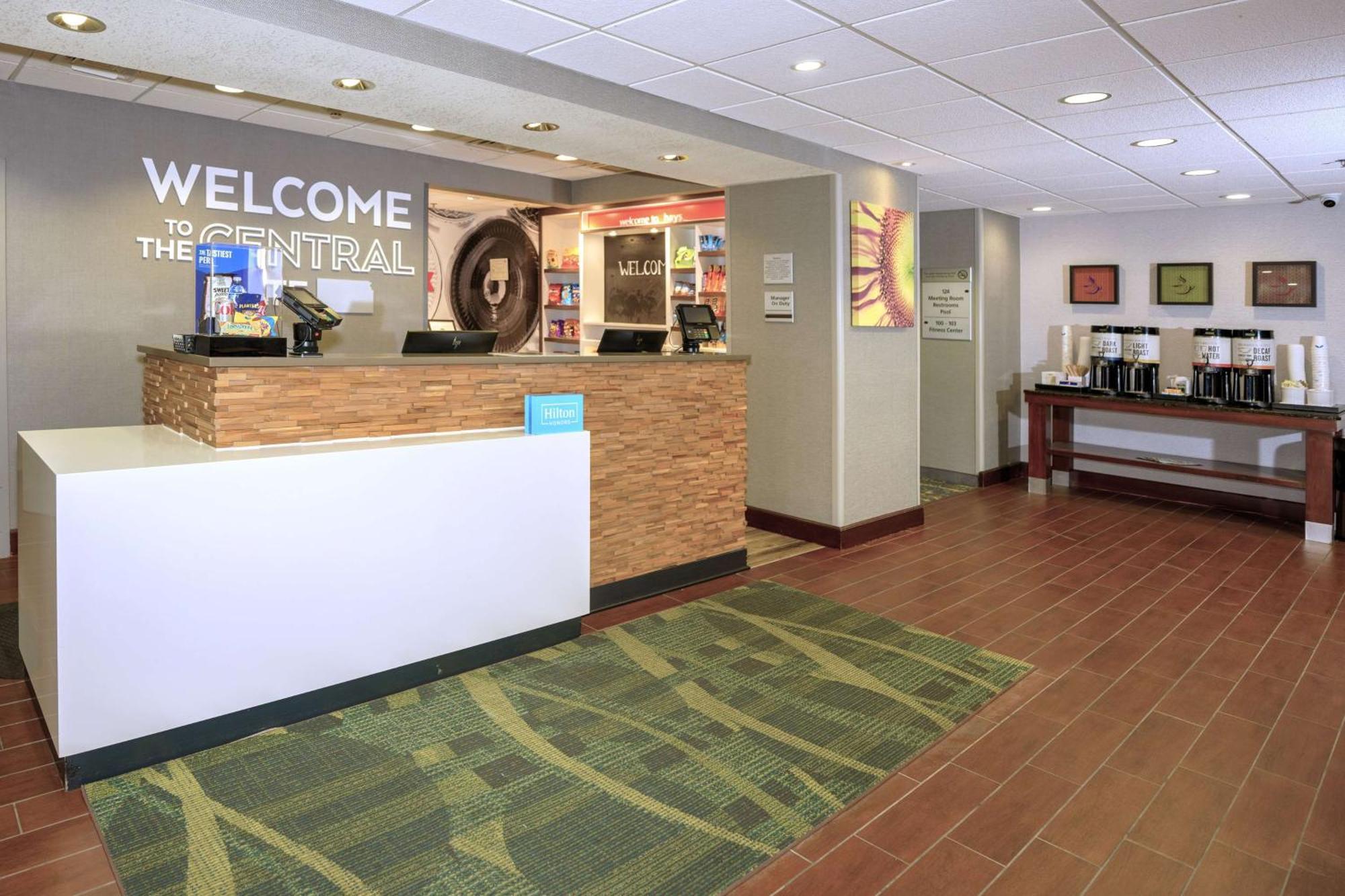 Hampton Inn Hays-North Of I-70 Extérieur photo